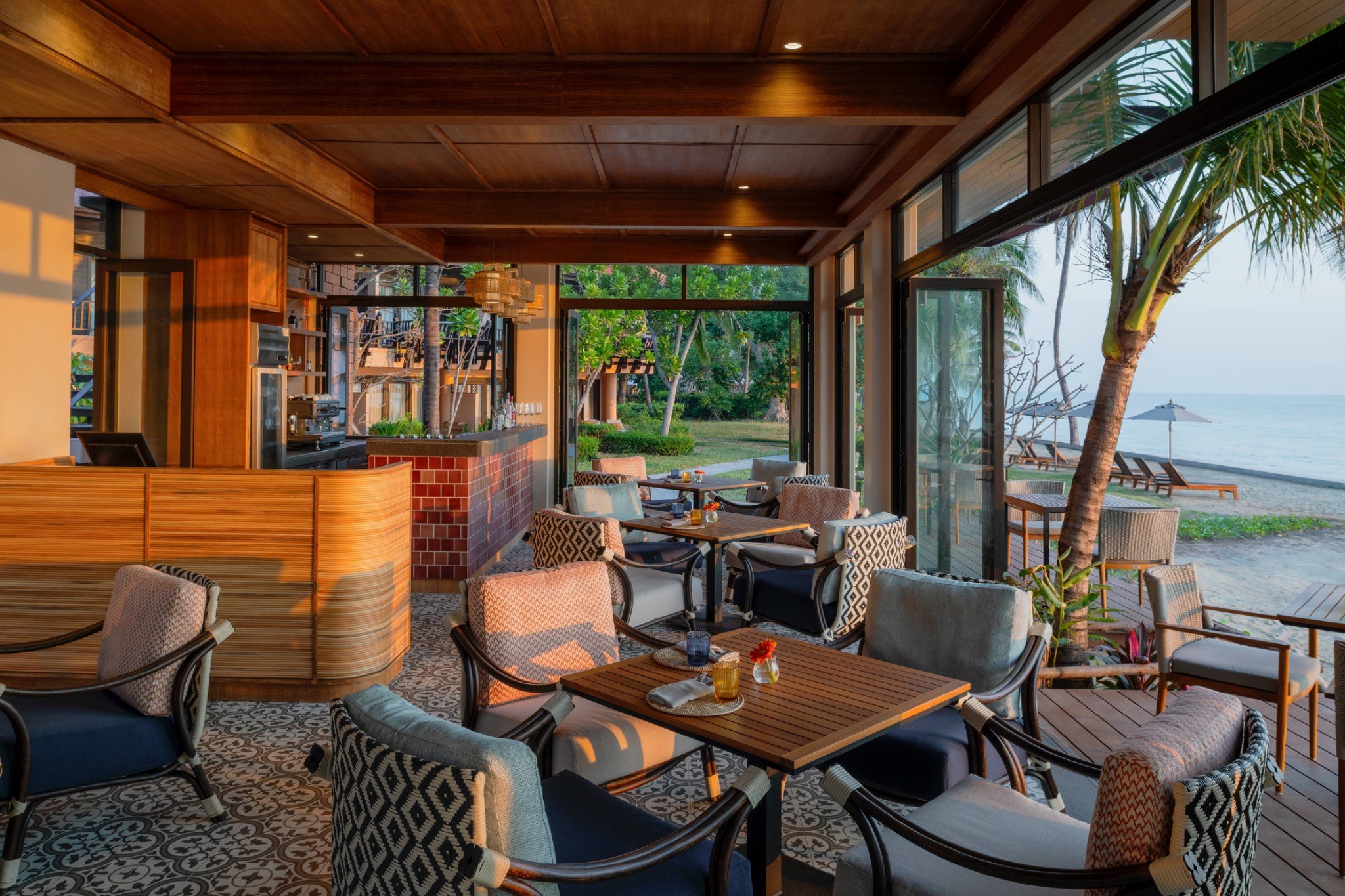 Anantara Hua Hin – Sea Fire Salt Bar