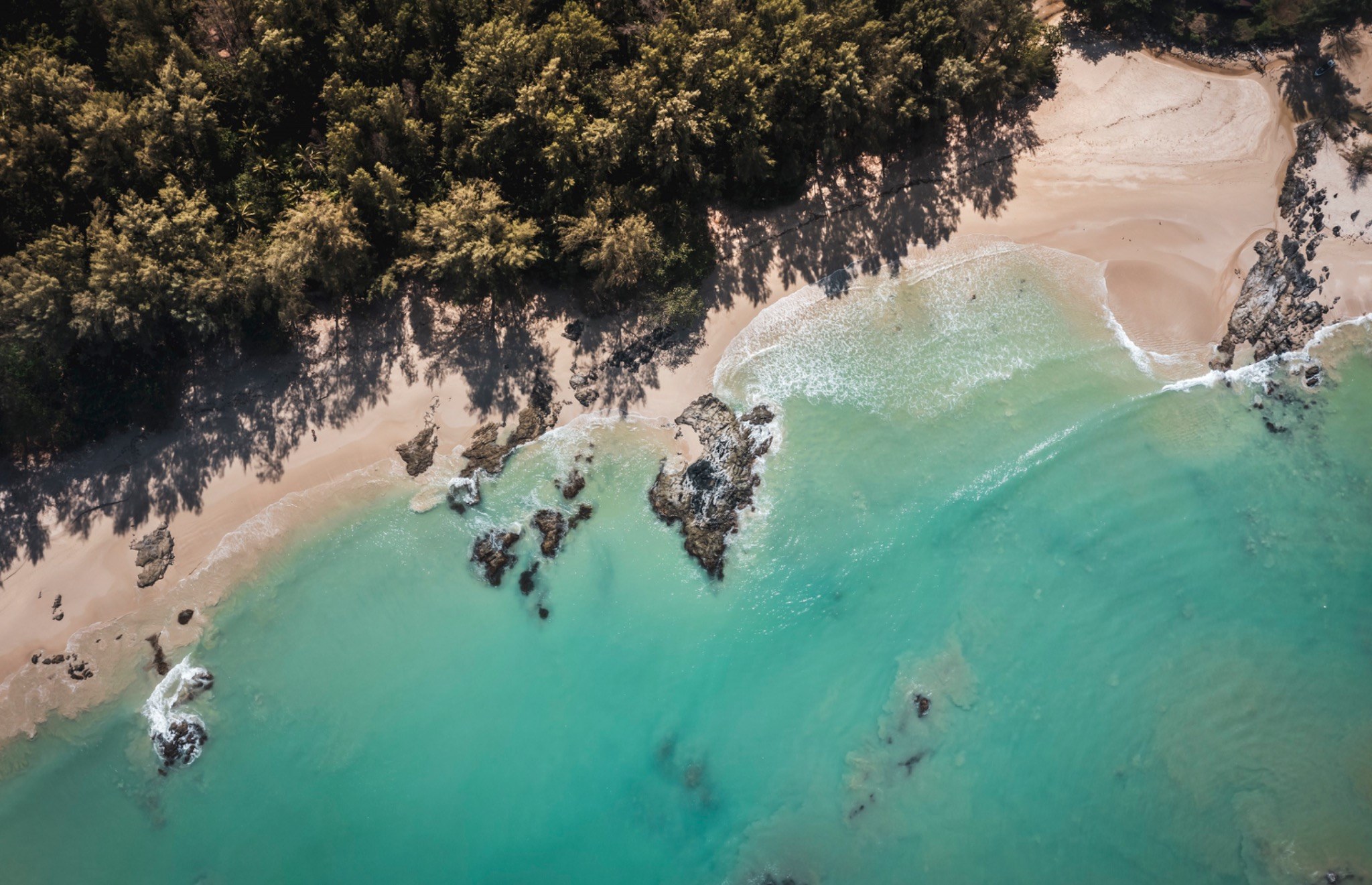 Avani+ Khao Lak – Strand aus der Luft